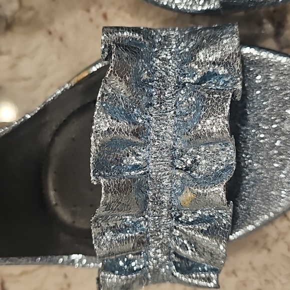 Kenneth Cole Rise Ruffle Heels 9.5 - Picture 3 of 12